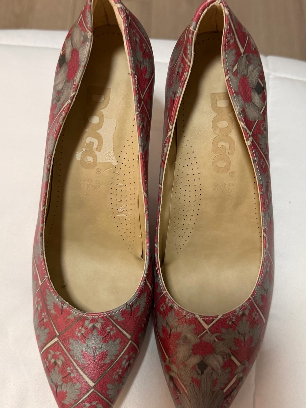 DOGO Women's Red Floral Pointed Toe heels